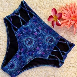 MOTEL “NEW MOON MANDELA” Criss-Cross Swim Bottoms